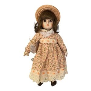 Gorham Doll, "Melinda", Musical W/Key, Plays " Love Me Tender".